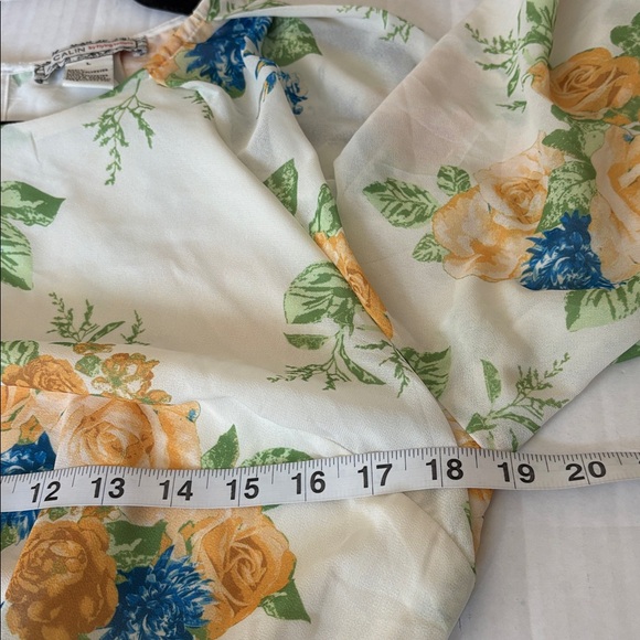 A. Cailin by Flying Tomato beautiful floral print w/ruffle bottom,blue/yellow, L - Picture 6 of 9